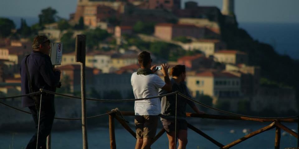Portoferraio sullo sfondo